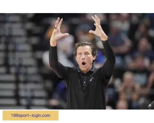 斯奈德达成常规赛500胜里程碑跻身现役主帅前六彰显执教实力